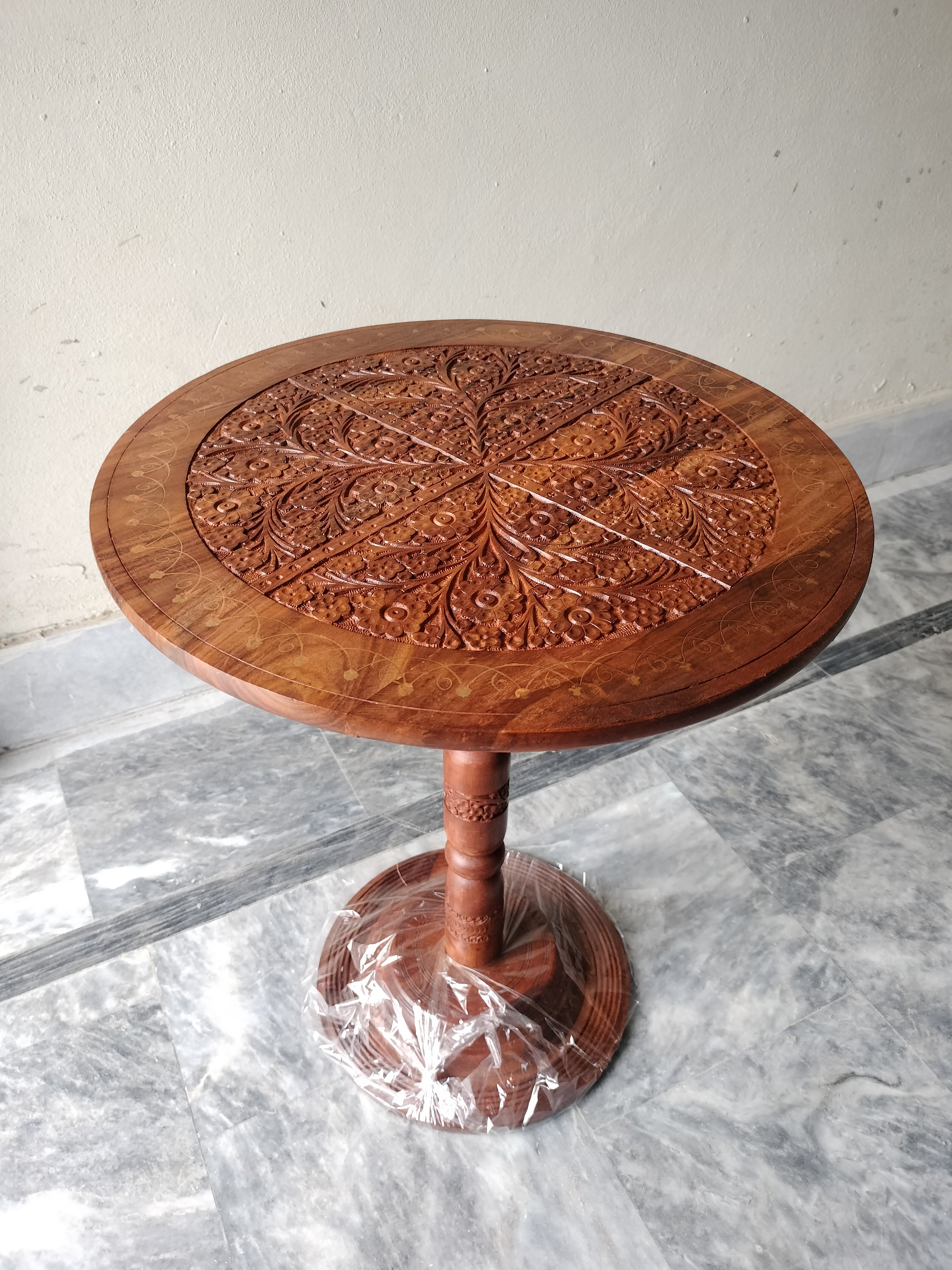 Premium Hand-Carved Sheesham Wood Round Side Table - Traditional Coffee Table