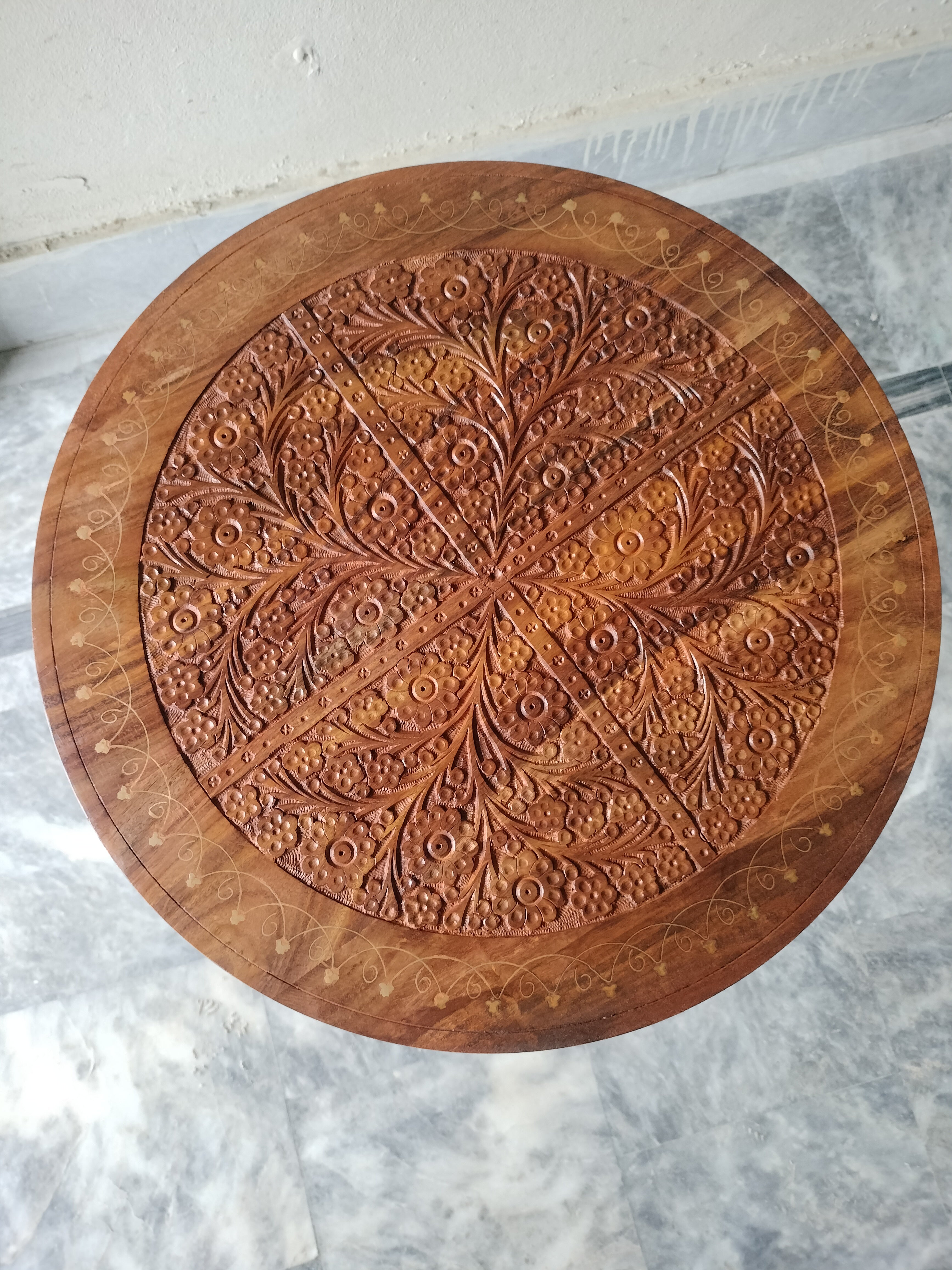 Premium Hand-Carved Sheesham Wood Round Side Table - Traditional Coffee Table