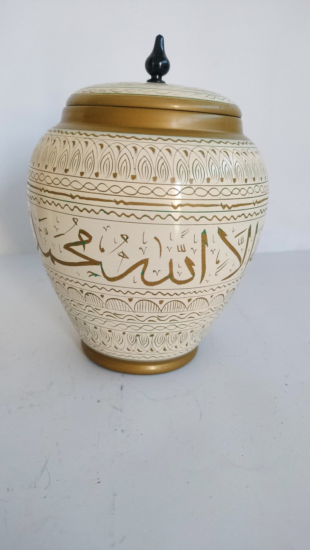 Traditional Handcrafted Lacquer Art Wooden Decorative Jar with Lid - Purple & White Floral Jandi Work