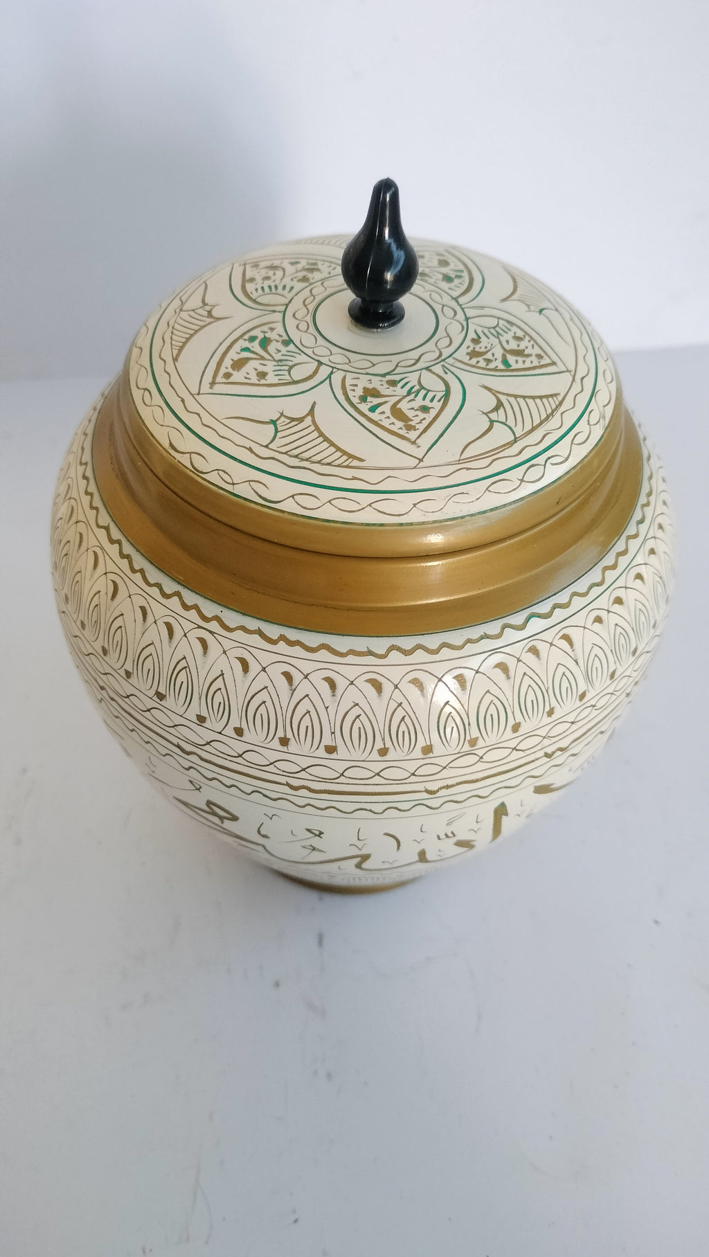 Traditional Handcrafted Lacquer Art Wooden Decorative Jar with Lid - Purple & White Floral Jandi Work