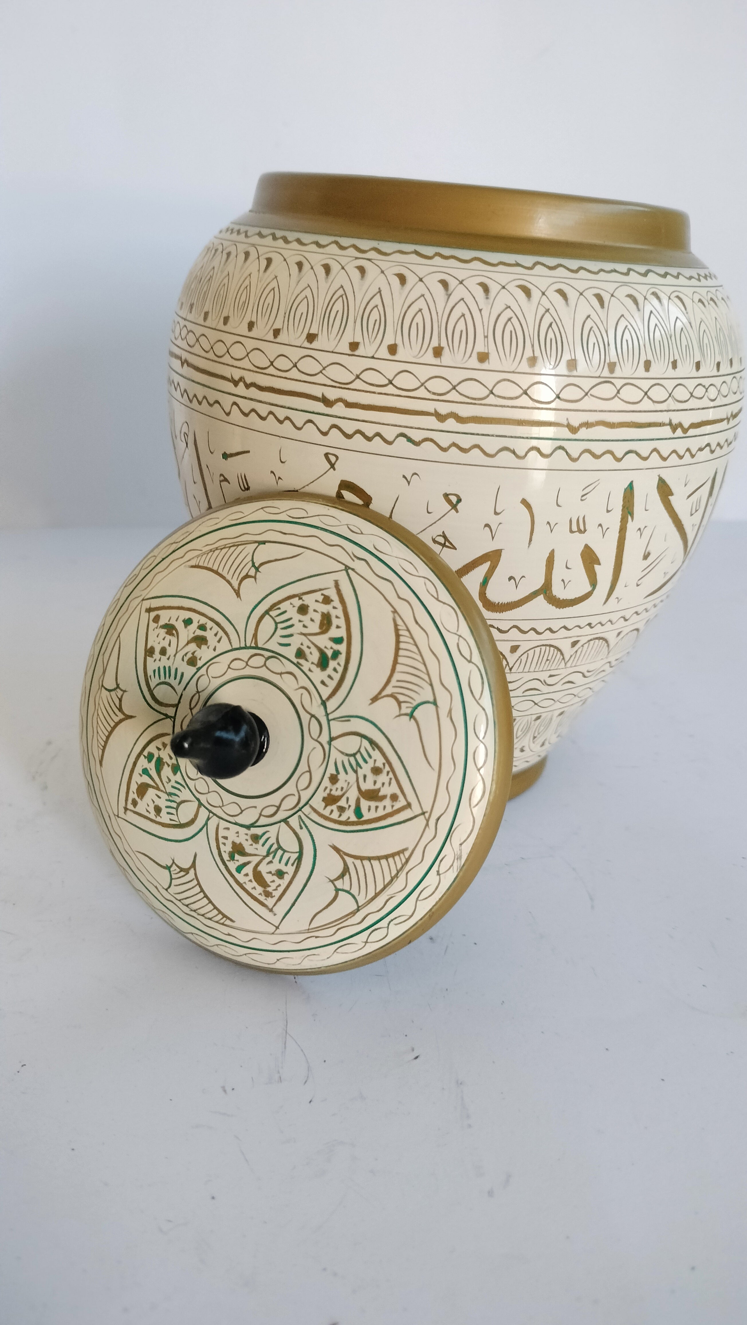 Traditional Handcrafted Lacquer Art Wooden Decorative Jar with Lid - Purple & White Floral Jandi Work