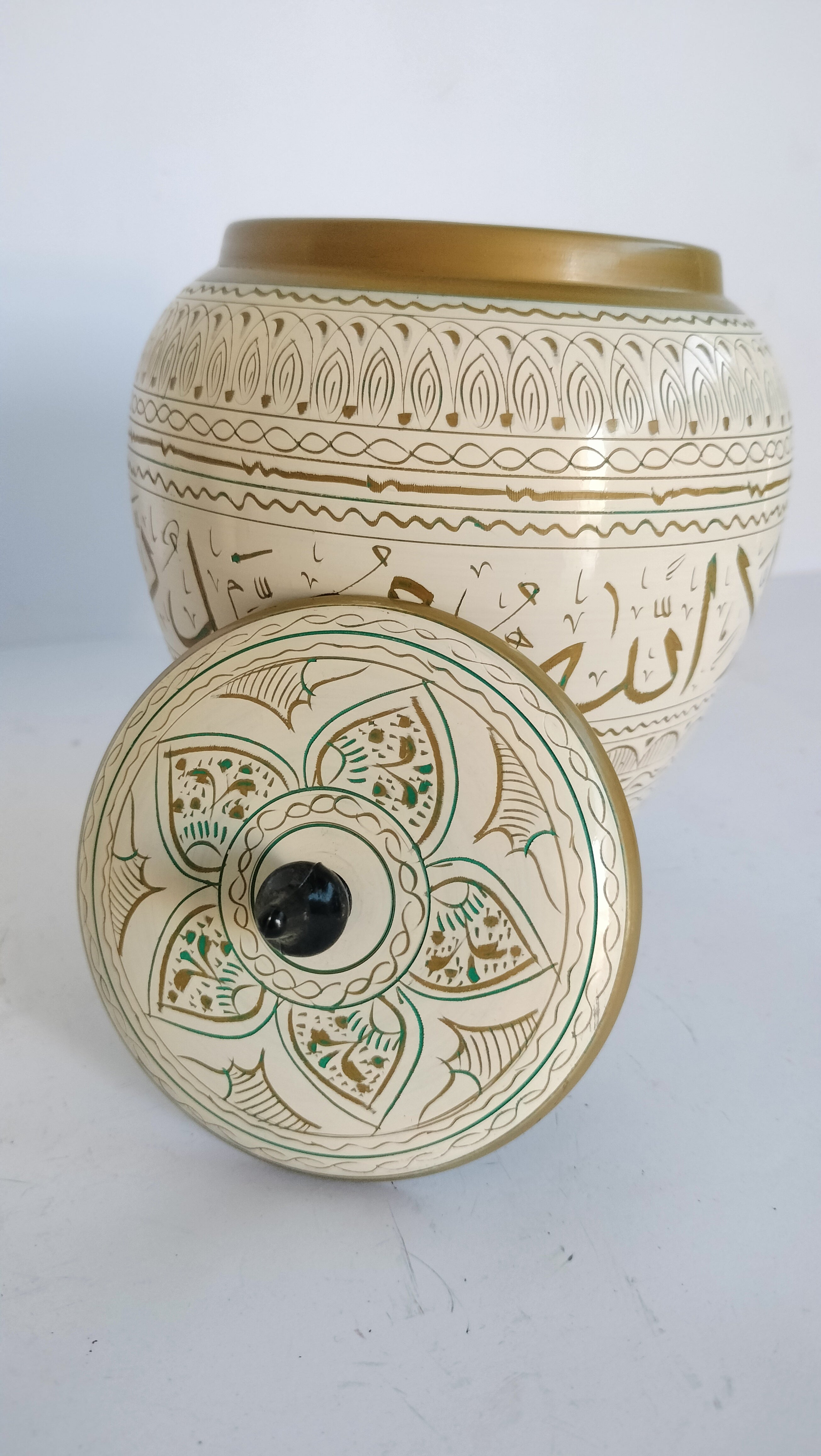 Traditional Handcrafted Lacquer Art Wooden Decorative Jar with Lid - Purple & White Floral Jandi Work