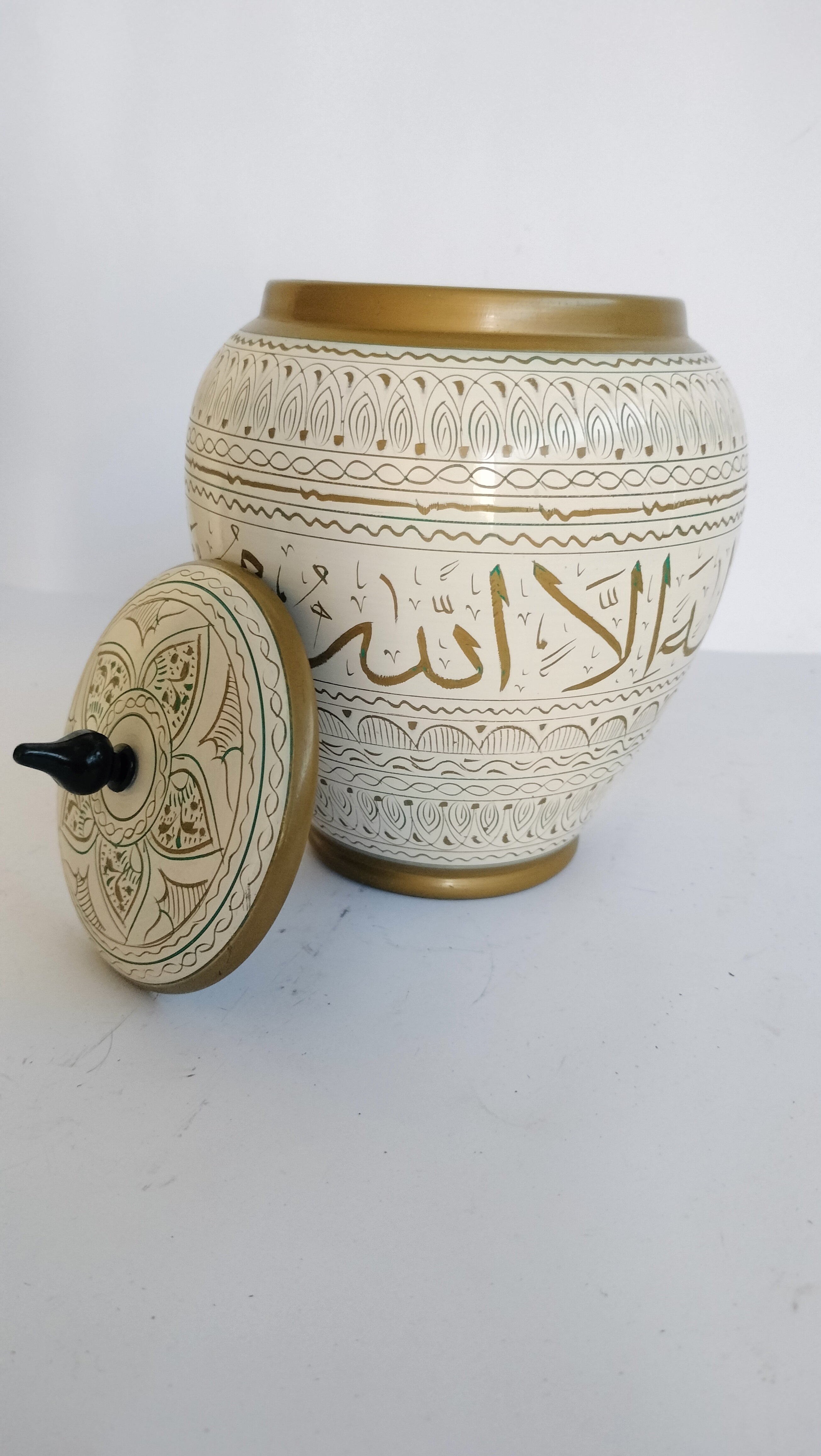 Traditional Handcrafted Lacquer Art Wooden Decorative Jar with Lid - Purple & White Floral Jandi Work